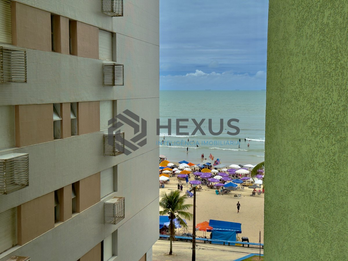 Foto 2 de Apartamento frente mar com varanda na Praia das Pitangueiras, Guaruja