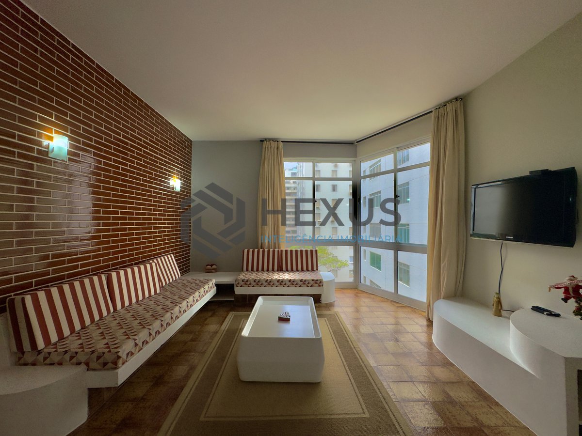Foto 3 de Apartamento frente mar com varanda na Praia das Pitangueiras, Guaruja