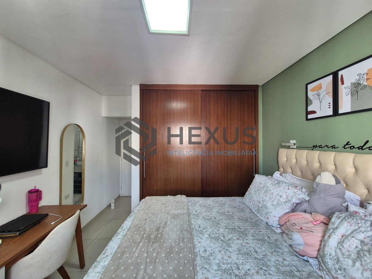 Foto 11 de Apartamento reformado com varanda e lazer na Praia das Pitangueiras, Guaruja