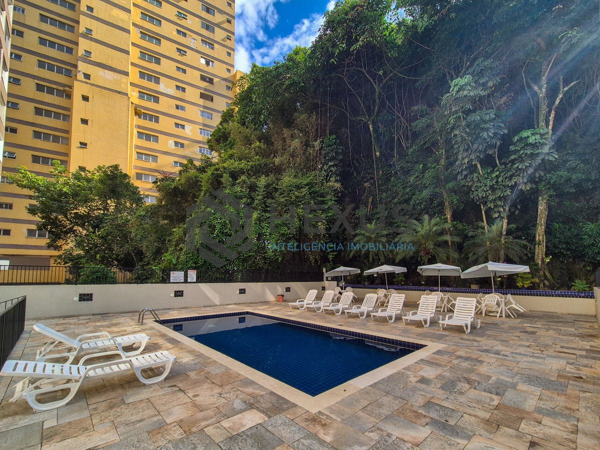 Foto 34 de Apartamento reformado com varanda e lazer na Praia das Pitangueiras, Guaruja