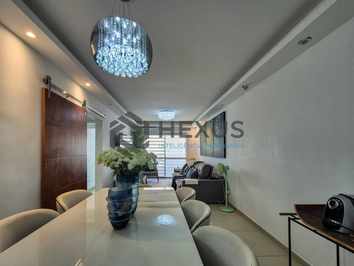 Foto 7 de Apartamento reformado com varanda e lazer na Praia das Pitangueiras, Guaruja