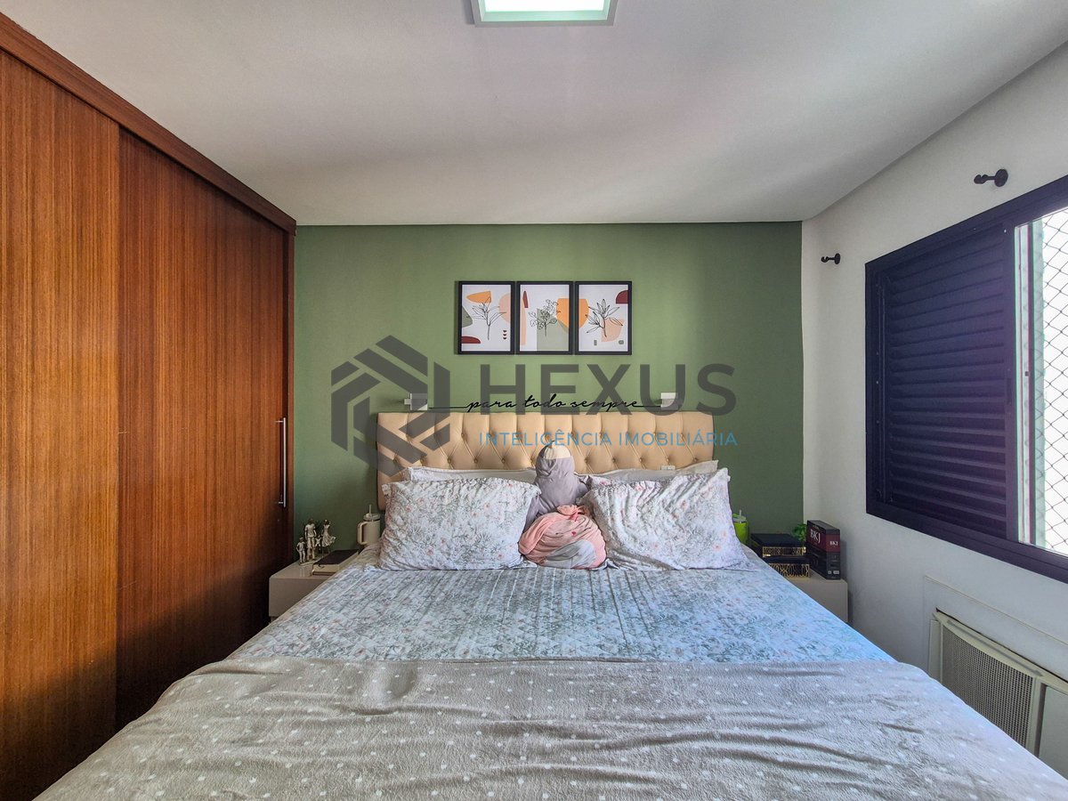 Foto 10 de Apartamento reformado com varanda e lazer na Praia das Pitangueiras, Guaruja