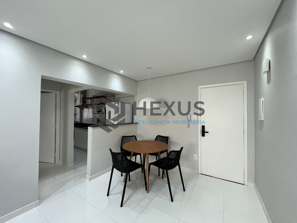 Foto 4 de Apartamento reformado e mobiliado a venda na da Praia das Pitangueiras, Guaruja