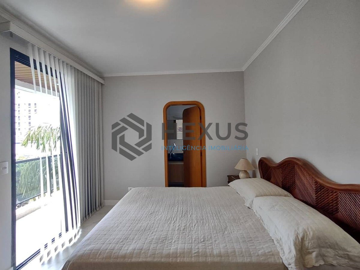 Foto 13 de Apartamento com varanda na Praia da Enseada, Guaruja