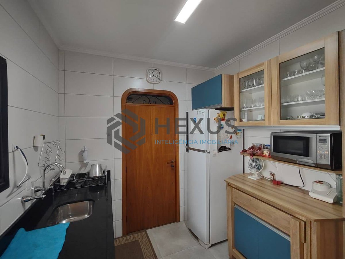 Foto 16 de Apartamento com varanda na Praia da Enseada, Guaruja