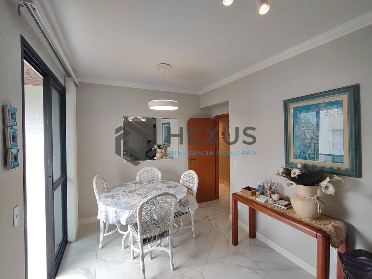 Foto 3 de Apartamento com varanda na Praia da Enseada, Guaruja
