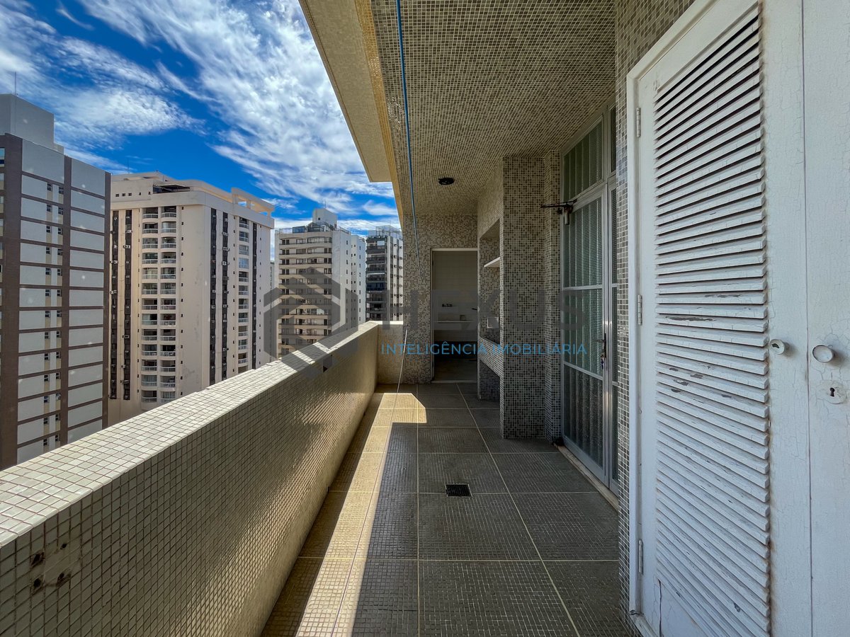 Foto 55 de Apartamento frente mar com varanda na Praia das Pitangueiras, Guaruja