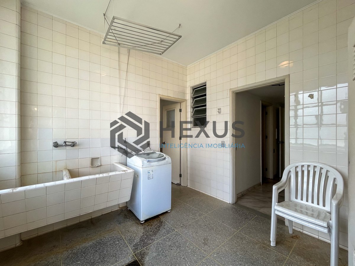 Foto 57 de Apartamento frente mar com varanda na Praia das Pitangueiras, Guaruja