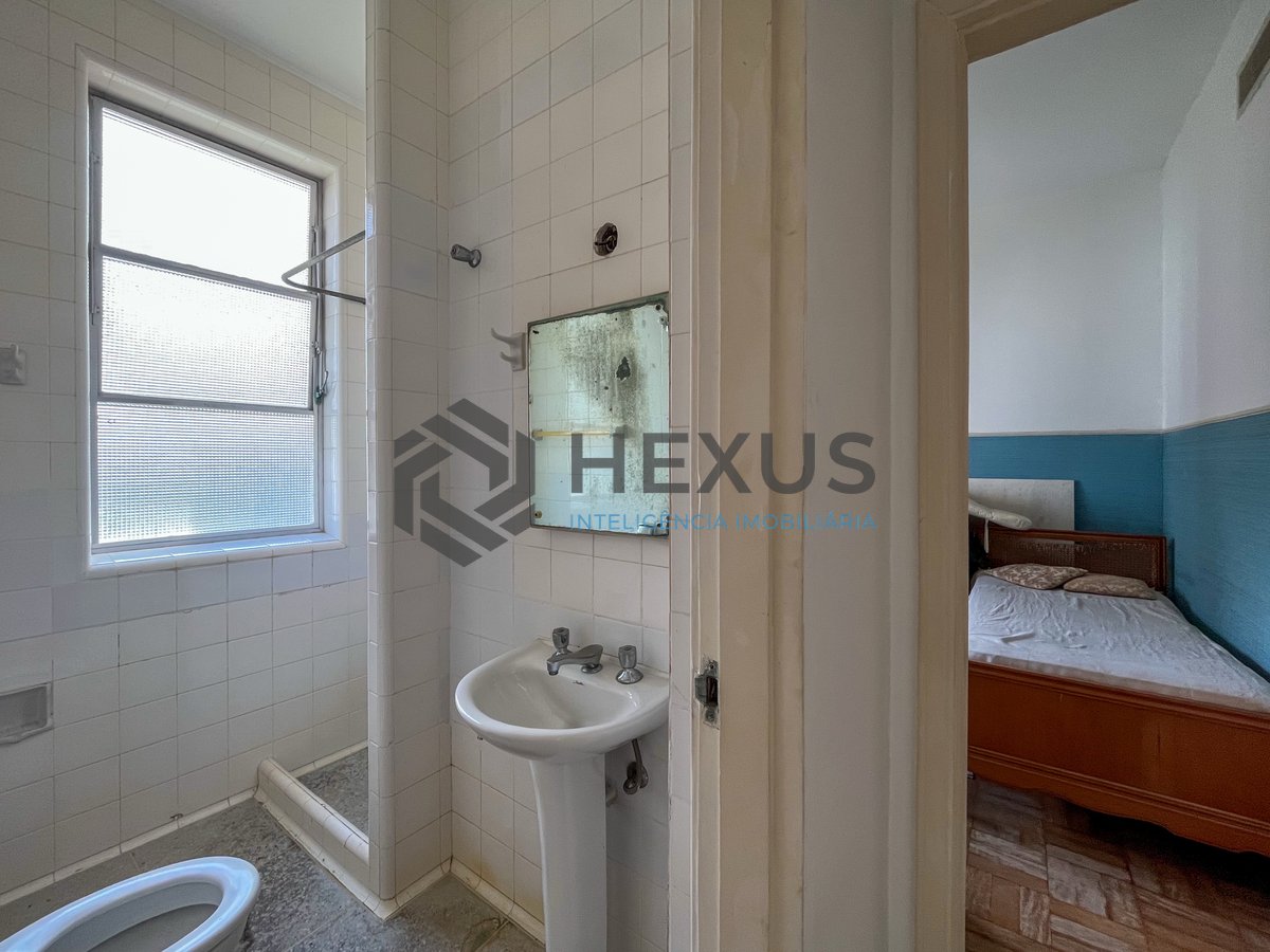 Foto 58 de Apartamento frente mar com varanda na Praia das Pitangueiras, Guaruja