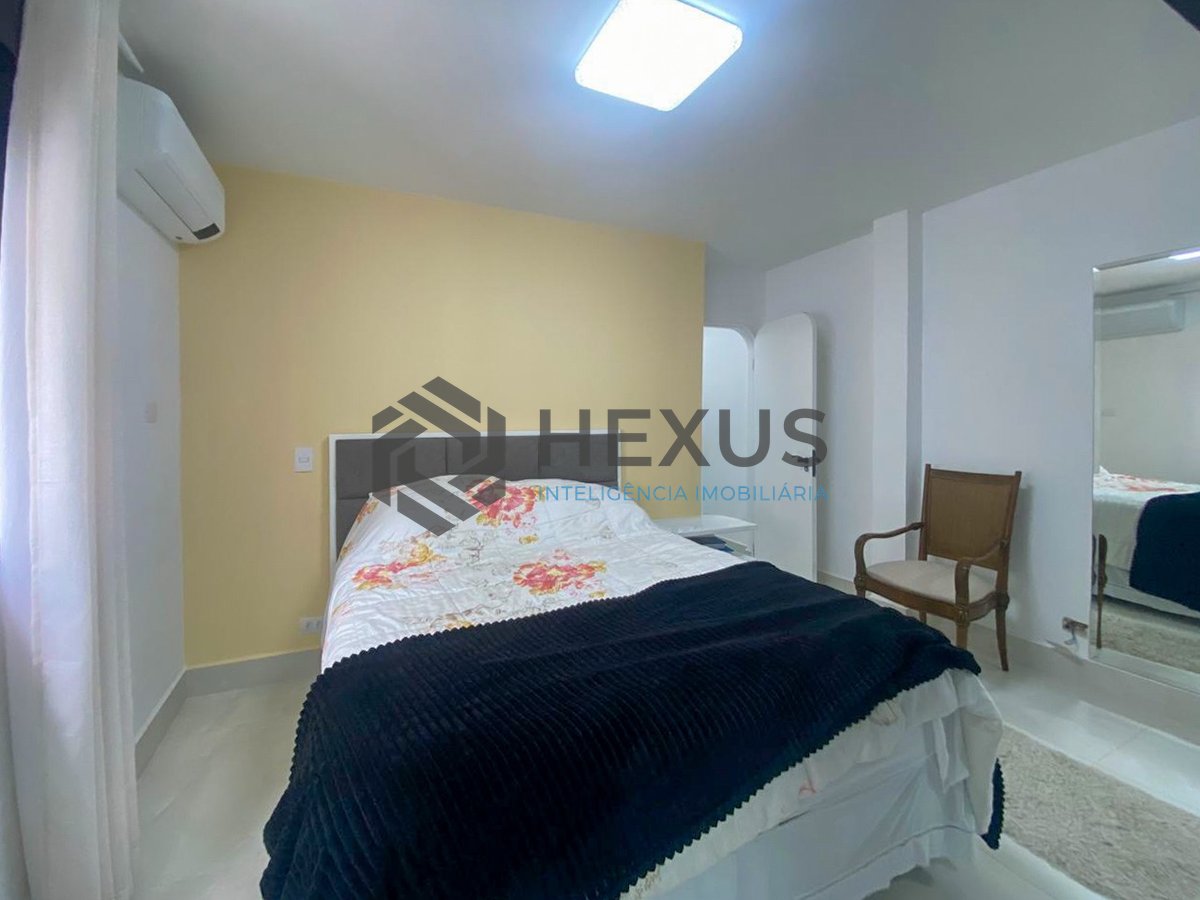 Foto 28 de Apartamento reformado com varanda vista mar na beira mar da Praia das Pitangueiras, Guaruja