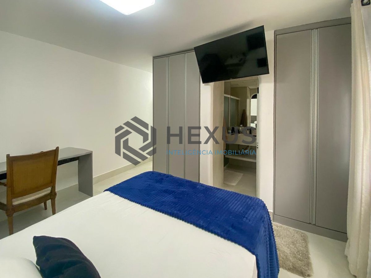 Foto 35 de Apartamento reformado com varanda vista mar na beira mar da Praia das Pitangueiras, Guaruja