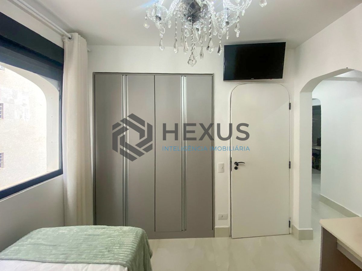 Foto 40 de Apartamento reformado com varanda vista mar na beira mar da Praia das Pitangueiras, Guaruja