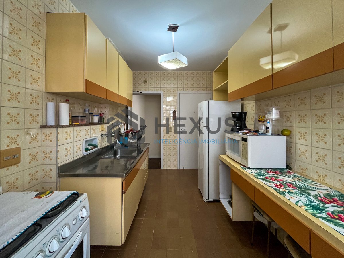 Foto 16 de Apartamento mobiliado a duas quadras da Praia das Pitangueiras, Guaruja