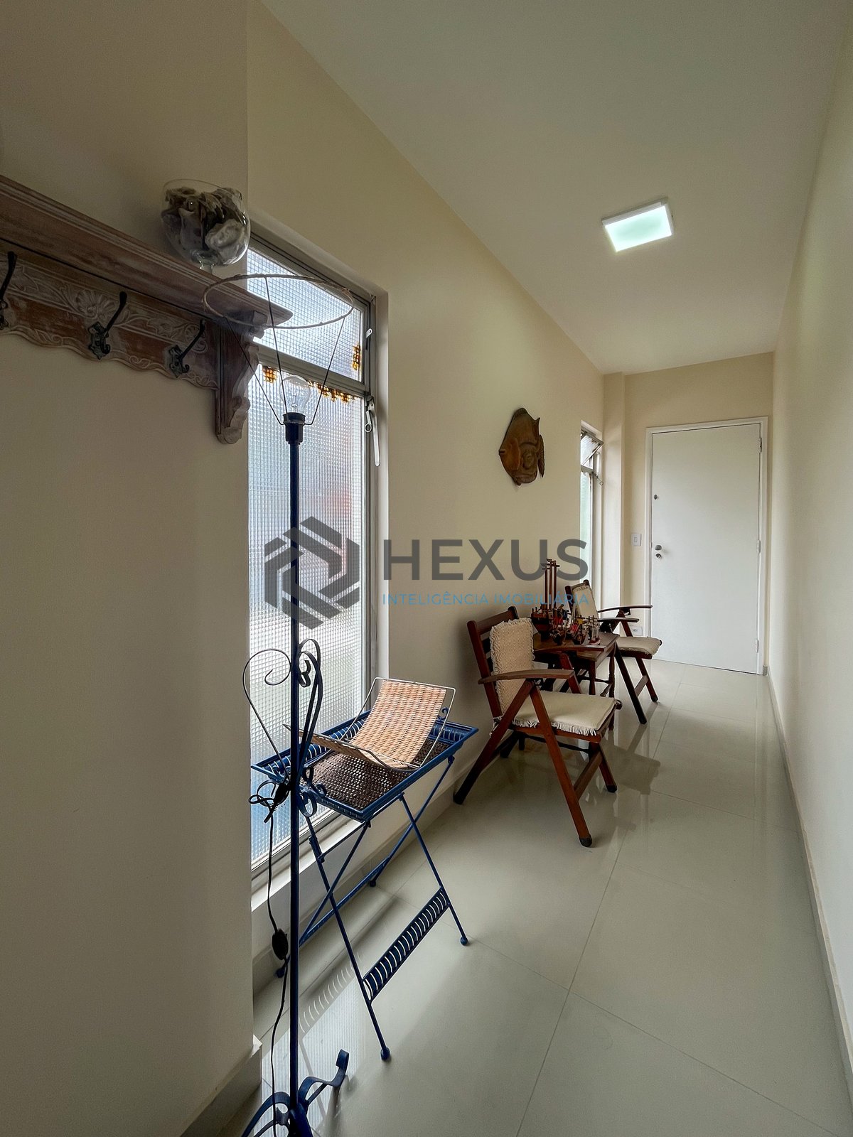 Foto 5 de Apartamento reformado e mobiliado na Praia das Pitangueiras, Guaruja