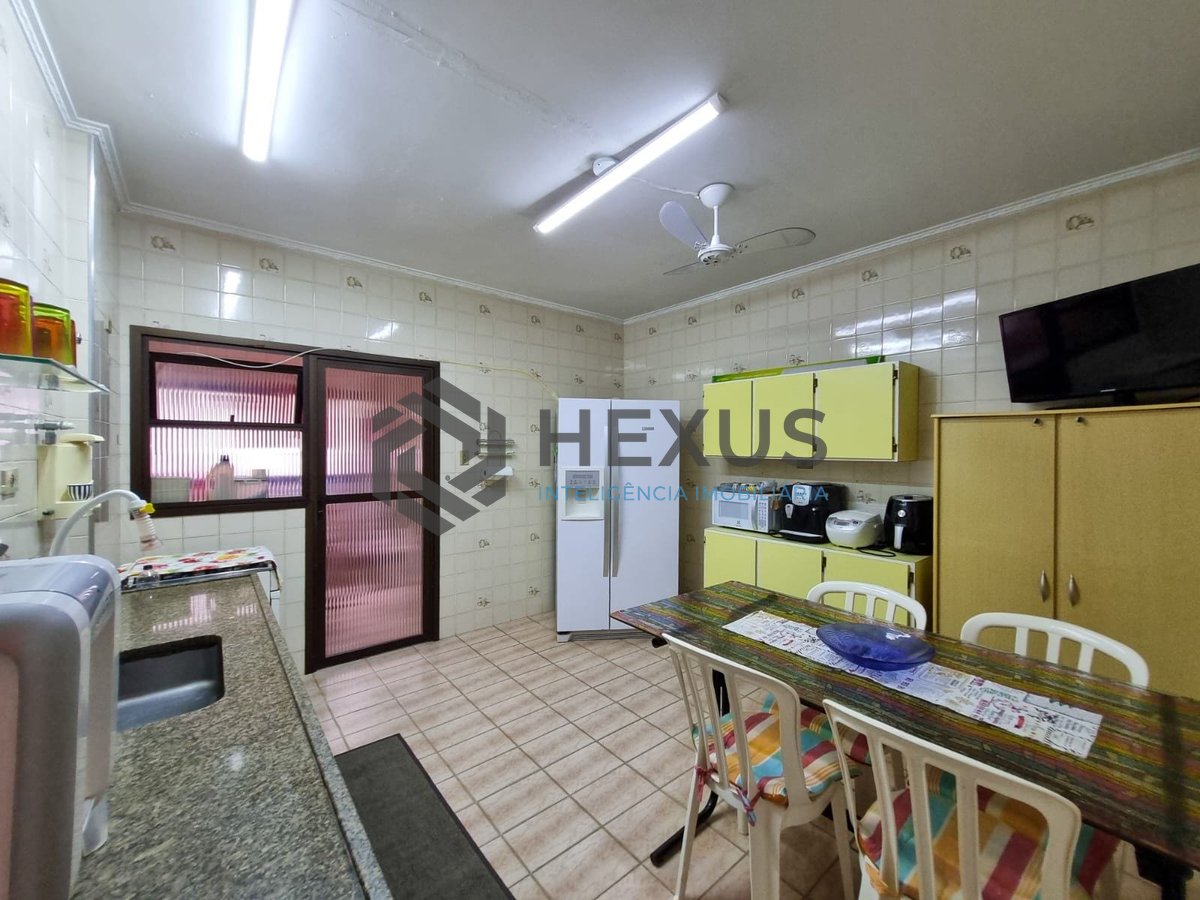 Foto 26 de Apartamento com varanda na Praia das Asturias, Guaruja