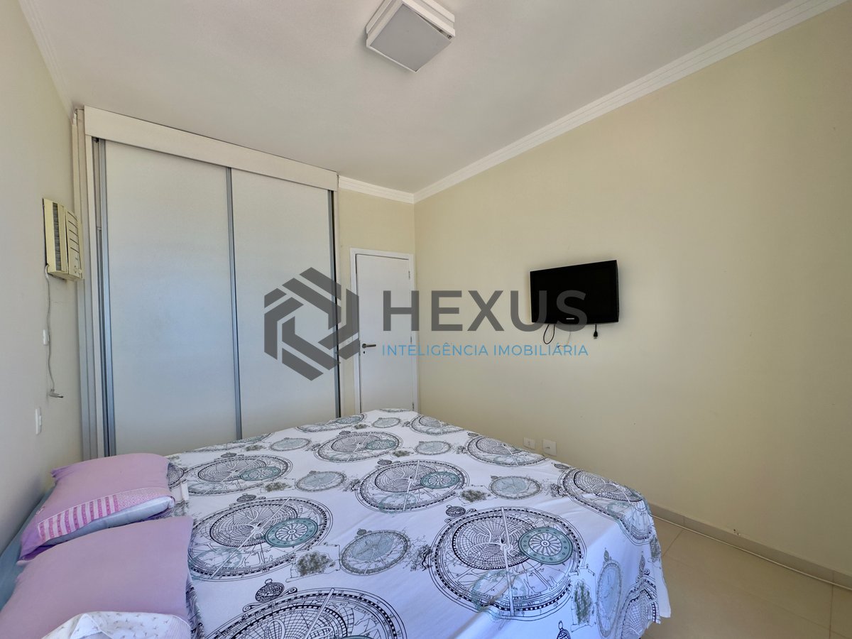 Foto 18 de Apartamento frente mar reformado com varanda e lazer na Praia das Pitangueiras, Guaruja