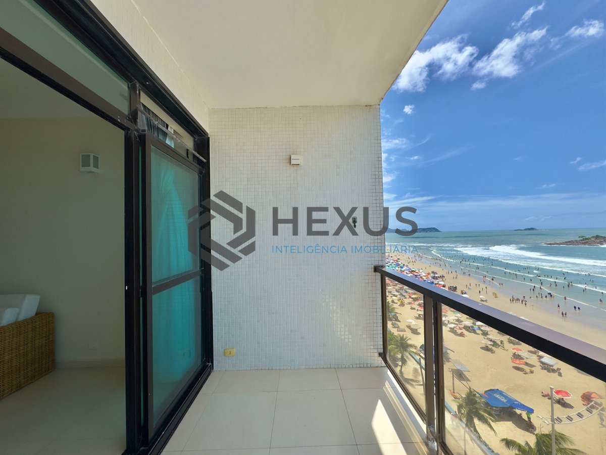 Foto 6 de Apartamento frente mar reformado com varanda e lazer na Praia das Pitangueiras, Guaruja