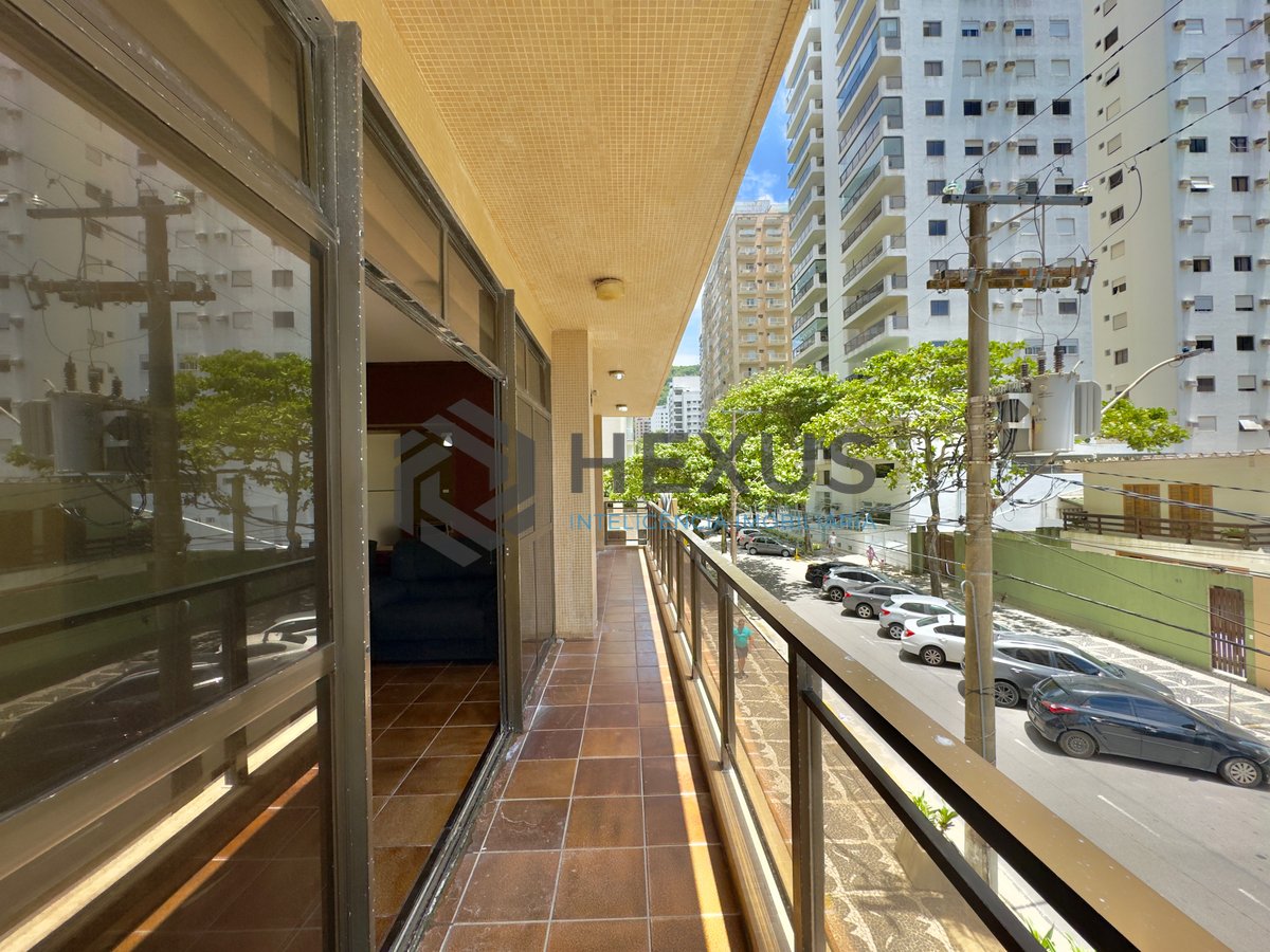 Foto 8 de Apartamento frente mar com varanda na Praia das Pitangueiras, Guaruja
