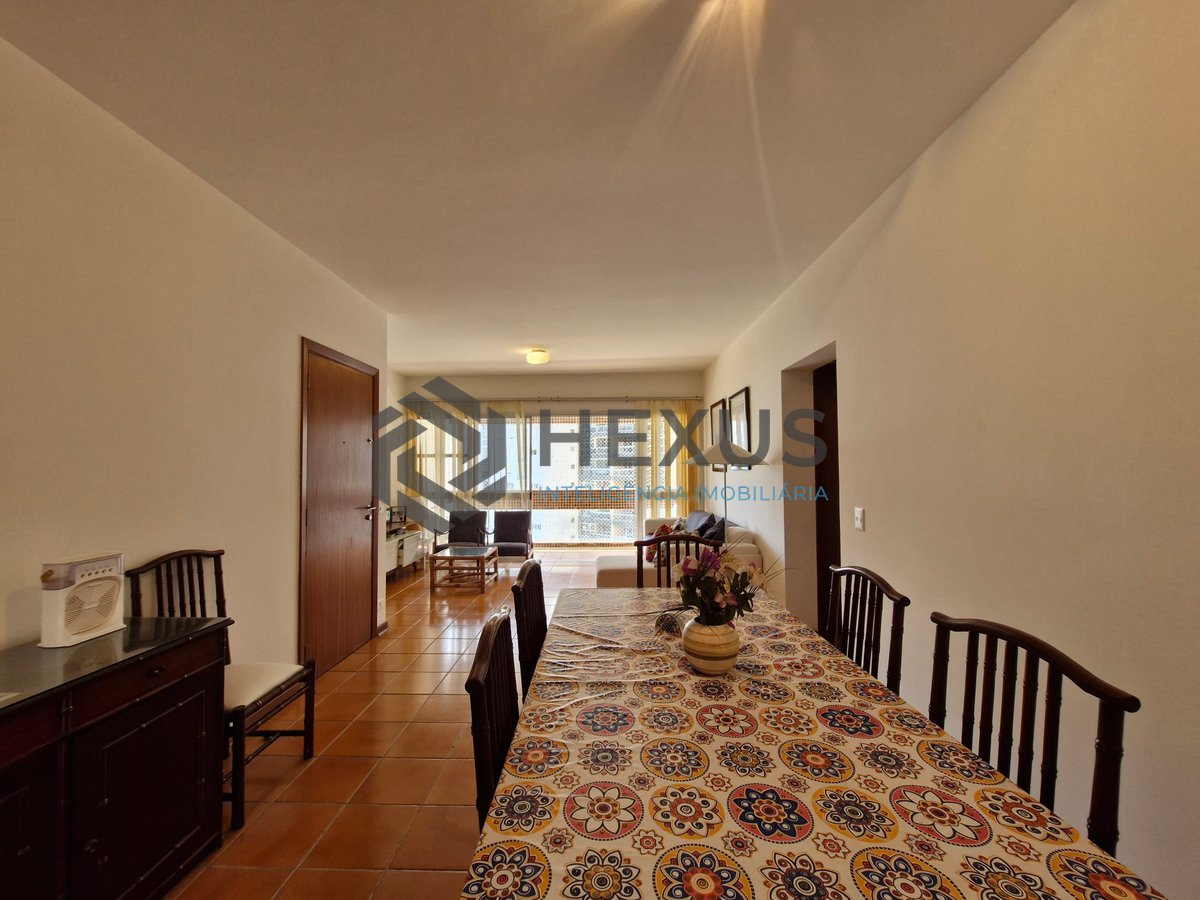 Foto 11 de Apartamento com varanda vista mar e lazer na beira mar da Praia das Pitangueiras, Guaruja