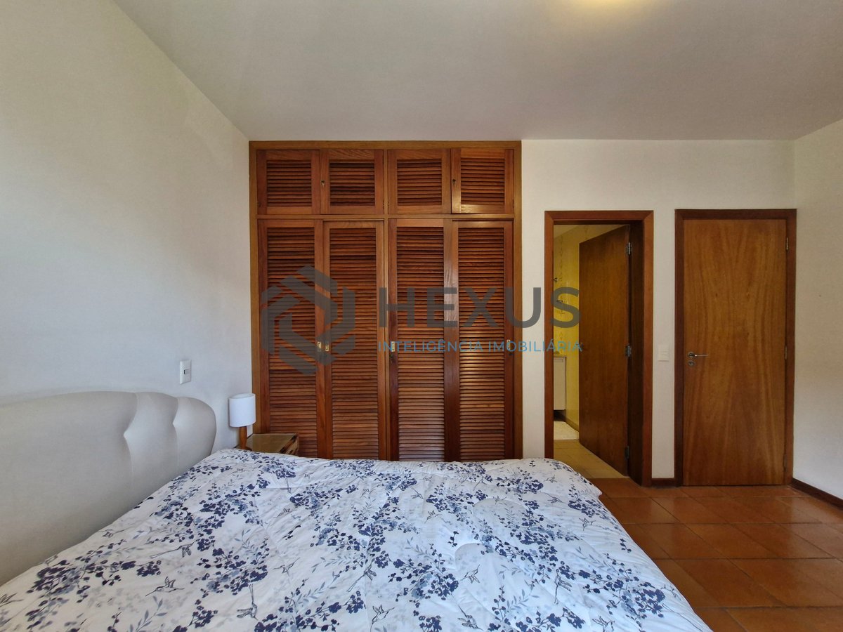 Foto 14 de Apartamento com varanda vista mar e lazer na beira mar da Praia das Pitangueiras, Guaruja