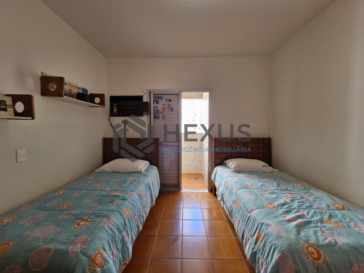 Foto 17 de Apartamento com varanda vista mar e lazer na beira mar da Praia das Pitangueiras, Guaruja