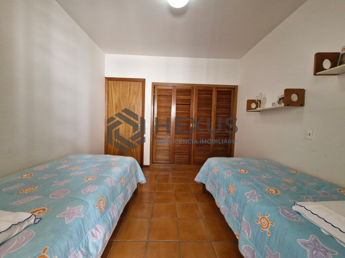 Foto 18 de Apartamento com varanda vista mar e lazer na beira mar da Praia das Pitangueiras, Guaruja