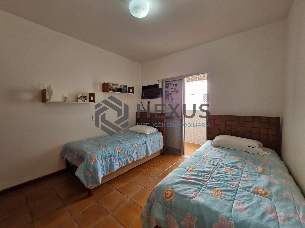 Foto 19 de Apartamento com varanda vista mar e lazer na beira mar da Praia das Pitangueiras, Guaruja