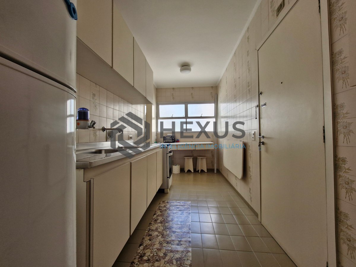 Foto 24 de Apartamento com varanda vista mar e lazer na beira mar da Praia das Pitangueiras, Guaruja