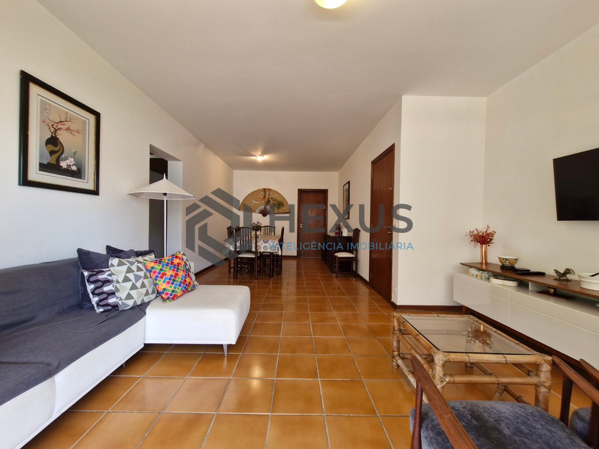 Foto 4 de Apartamento com varanda vista mar e lazer na beira mar da Praia das Pitangueiras, Guaruja