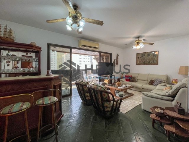 Foto 2 de Apartamento com varanda na Praia das Pitangueiras, Guaruja