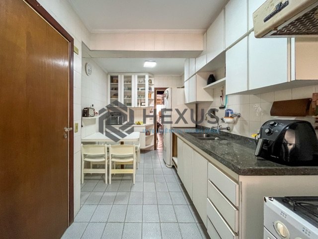 Foto 23 de Apartamento com varanda na Praia das Pitangueiras, Guaruja