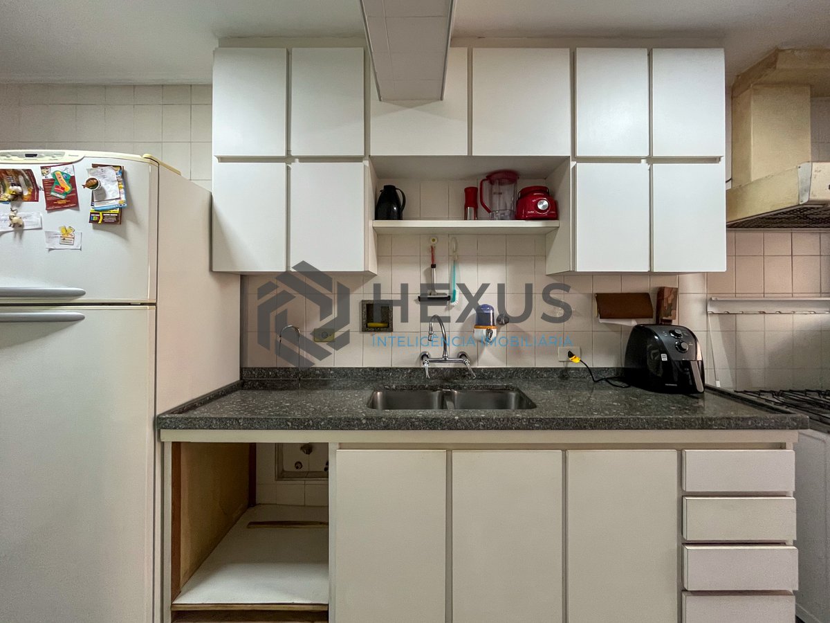 Foto 25 de Apartamento com varanda na Praia das Pitangueiras, Guaruja