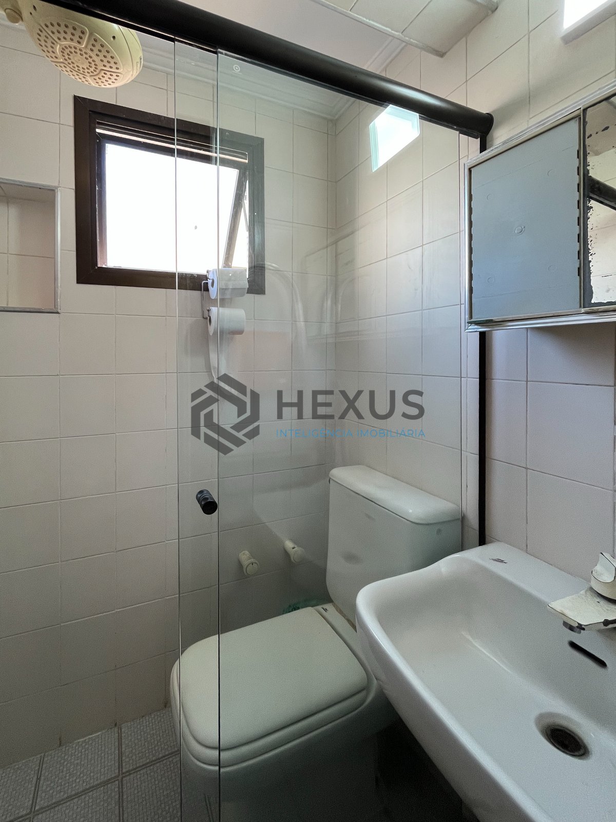 Foto 29 de Apartamento com varanda na Praia das Pitangueiras, Guaruja