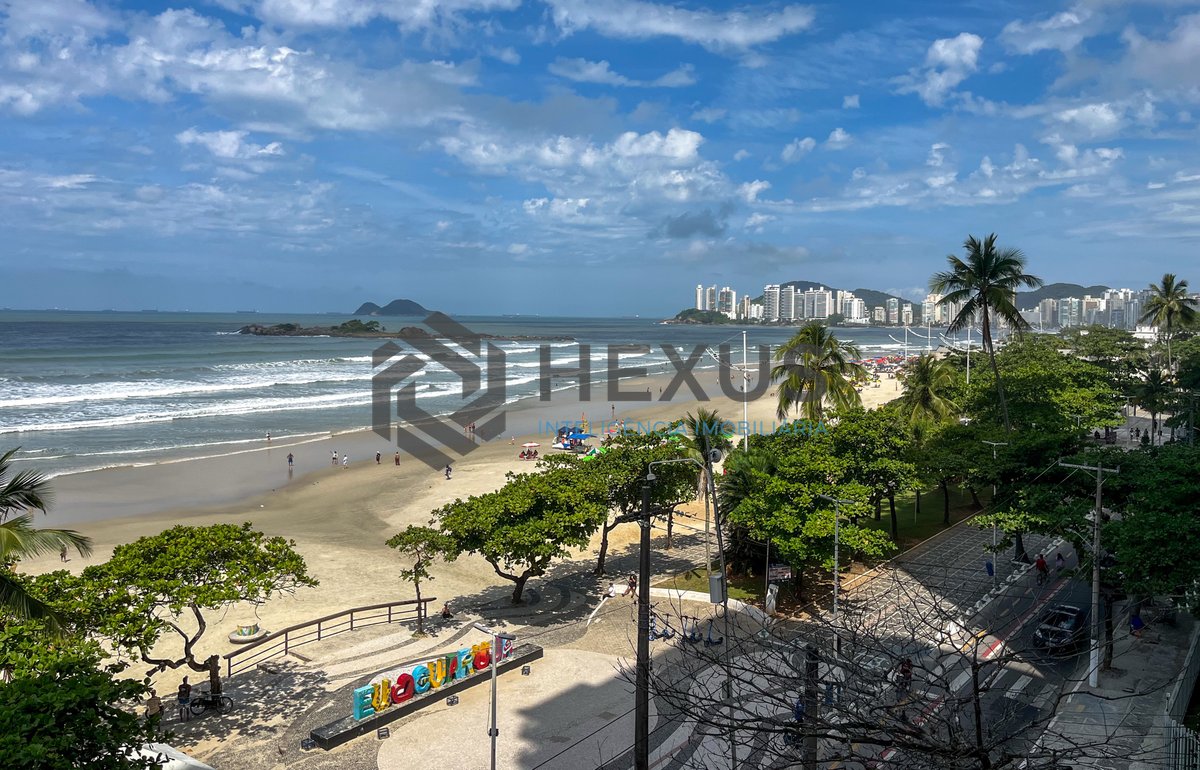 Foto 21 de Apartamento reformado frente mar com varanda nas Pitangueiras, Guarujá