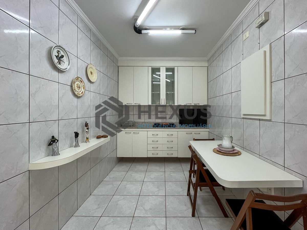 Foto 40 de Apartamento reformado frente mar com varanda nas Pitangueiras, Guarujá