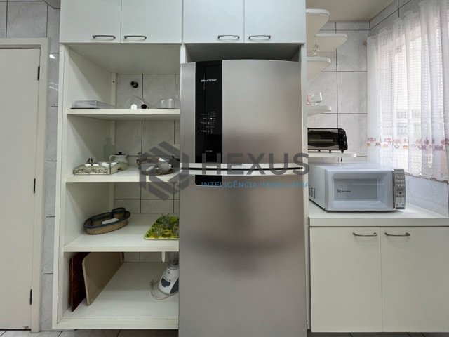 Foto 44 de Apartamento reformado frente mar com varanda nas Pitangueiras, Guarujá