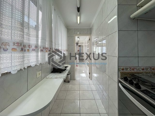 Foto 45 de Apartamento reformado frente mar com varanda nas Pitangueiras, Guarujá