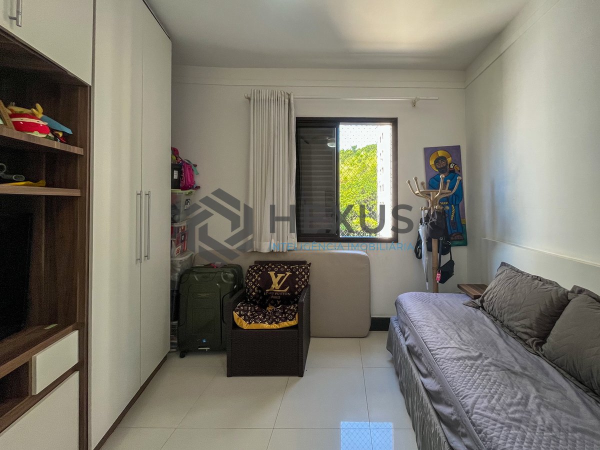 Foto 12 de Apartamento com varanda vista mar na beira mar da Praia das Pitangueiras, Guarujá