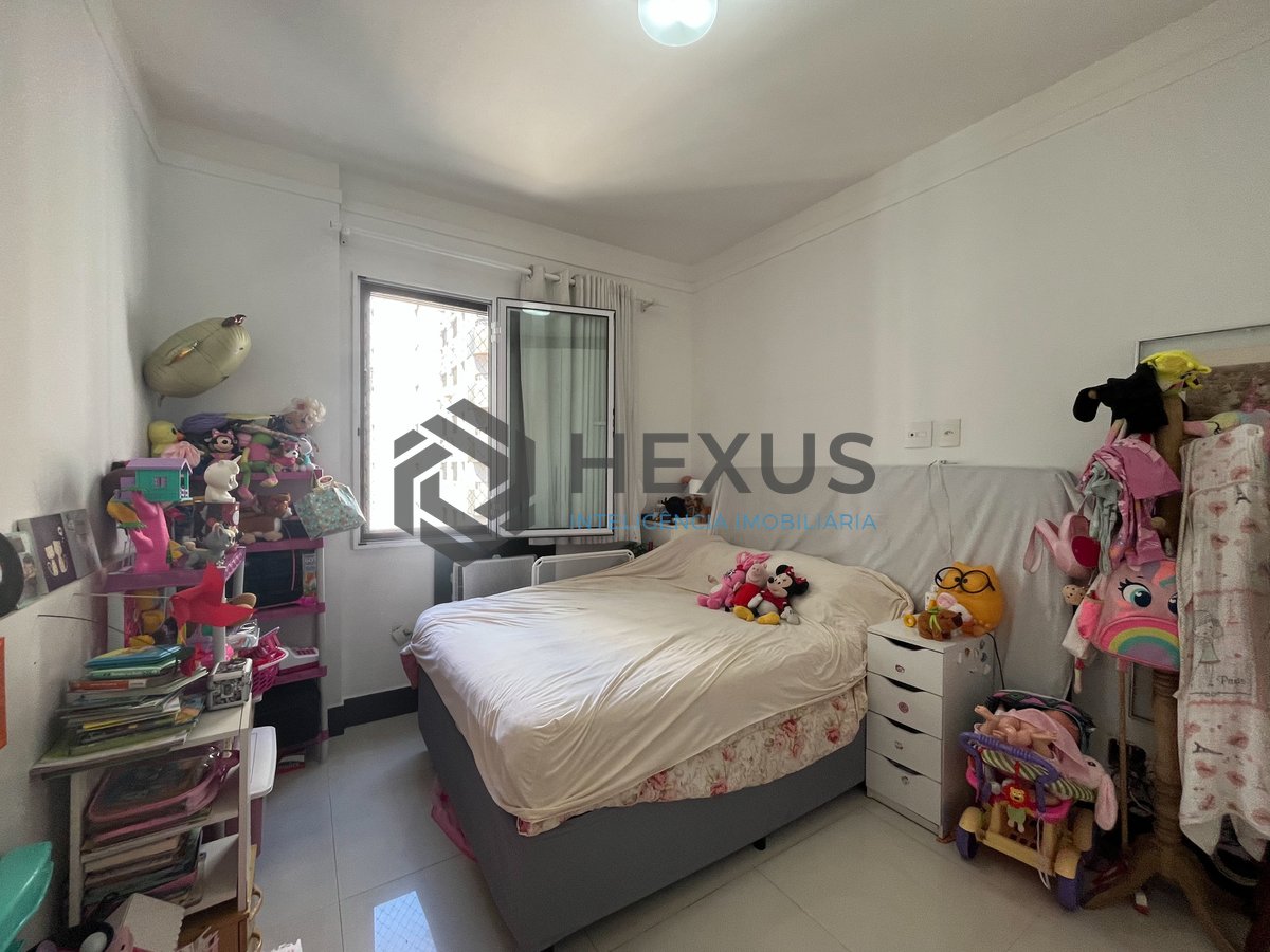 Foto 14 de Apartamento com varanda vista mar na beira mar da Praia das Pitangueiras, Guarujá