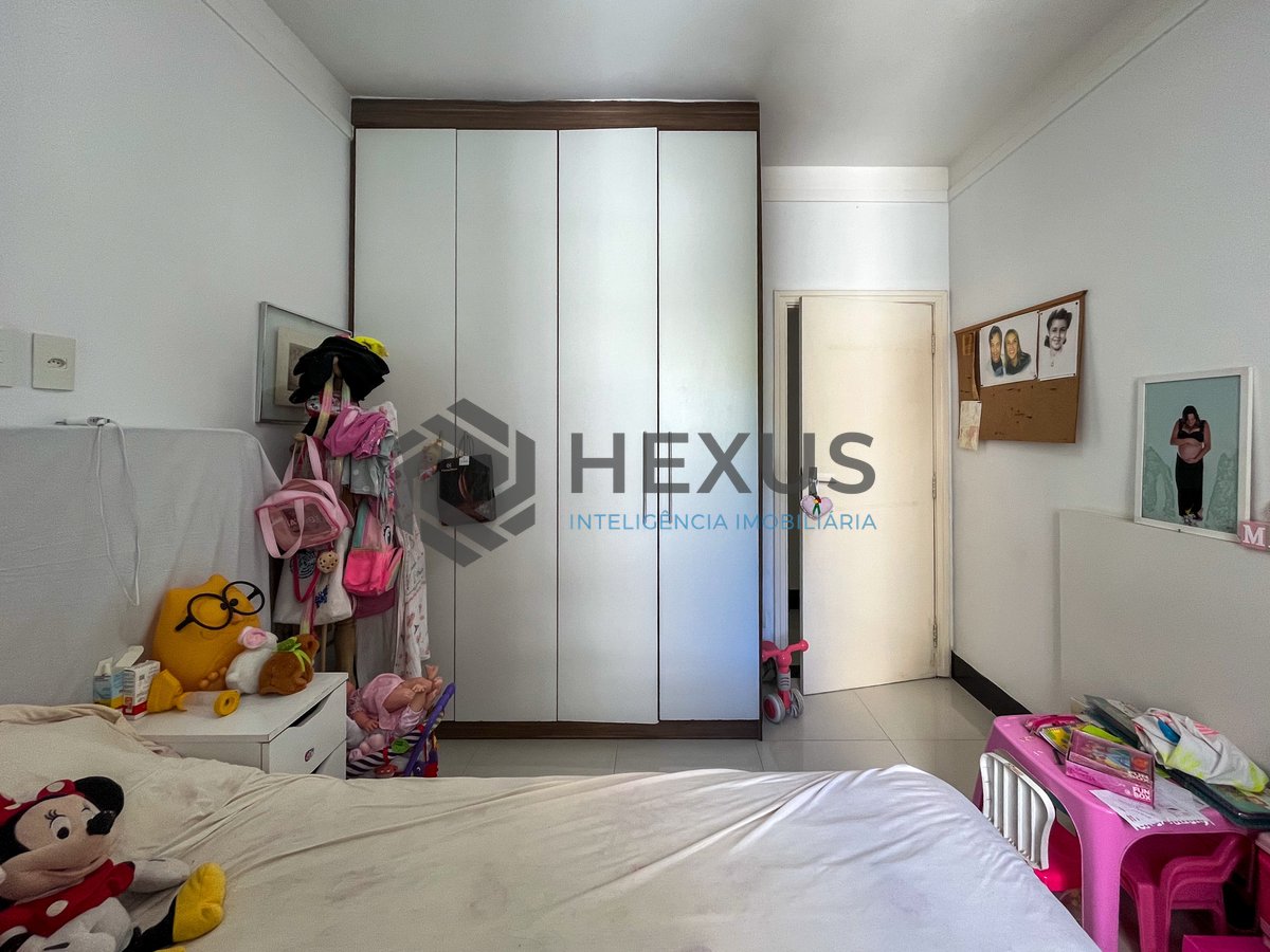 Foto 17 de Apartamento com varanda vista mar na beira mar da Praia das Pitangueiras, Guarujá