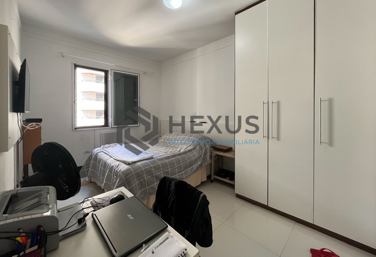 Foto 19 de Apartamento com varanda vista mar na beira mar da Praia das Pitangueiras, Guarujá