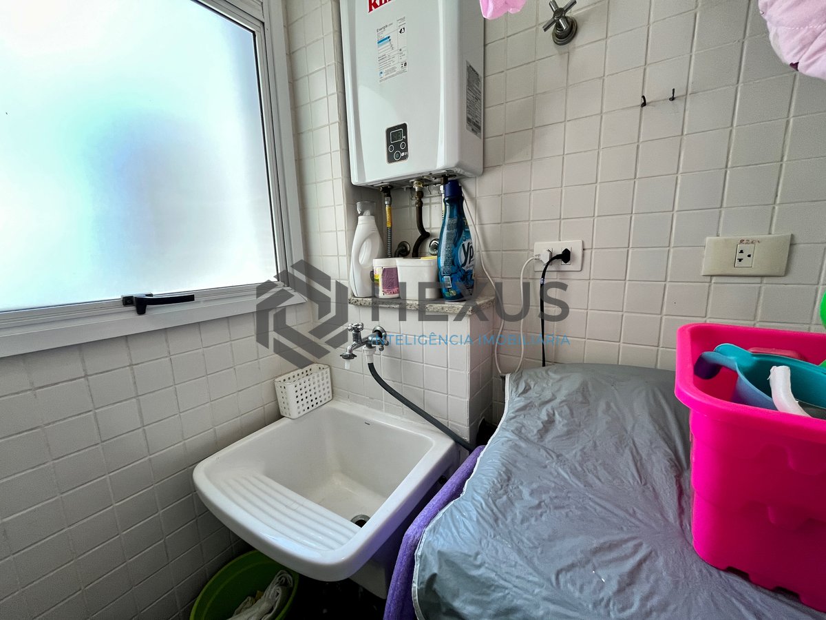Foto 19 de Apartamento com varanda vista mar e lazer na beira mar da Praia das Asturias, Guaruja