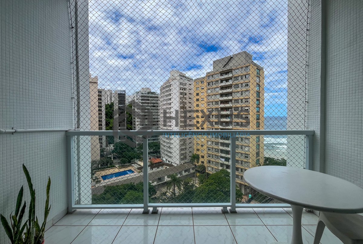 Foto 8 de Apartamento frente mar com varanda vista mar na Praia das Pitangueiras, Guaruja