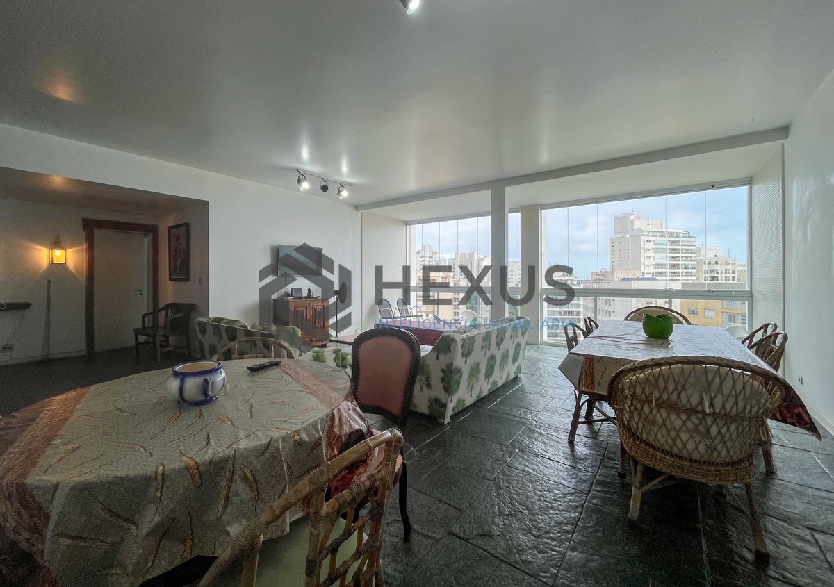 Foto 2 de Apartamento duplo frente mar na Praia das Pitangueiras, Guaruja