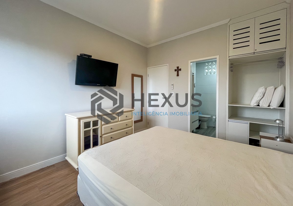 Foto 17 de Apartamento reformado frente mar com varanda na Praia das Pitangueiras, Guaruja