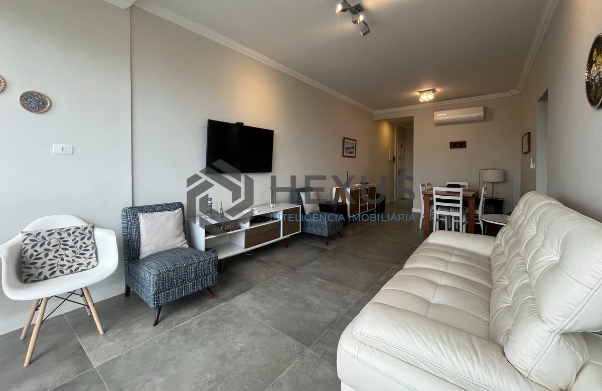 Foto 6 de Apartamento reformado frente mar com varanda na Praia das Pitangueiras, Guaruja