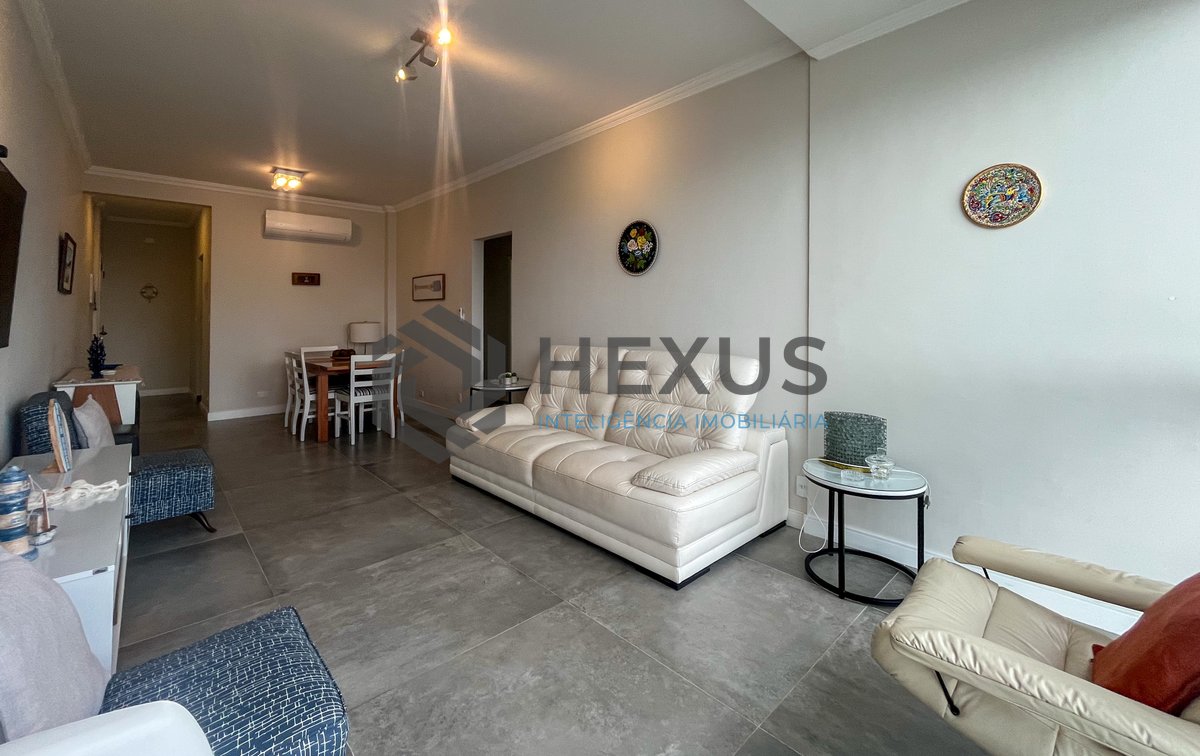 Foto 7 de Apartamento reformado frente mar com varanda na Praia das Pitangueiras, Guaruja