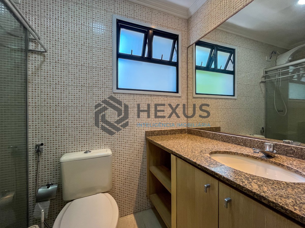 Foto 23 de Apartamento com varanda e lazer na Praia das Pitangueiras, Guaruja