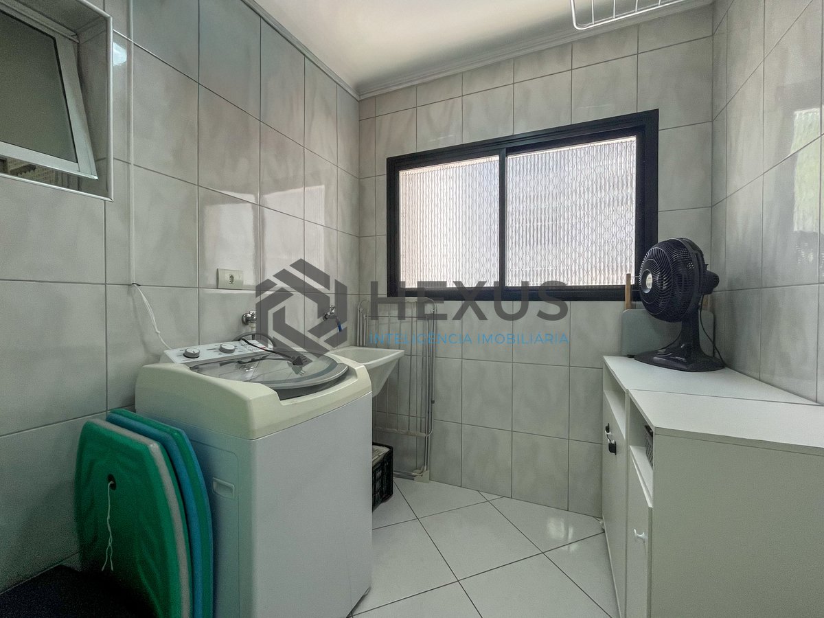 Foto 28 de Apartamento com varanda e lazer na Praia das Pitangueiras, Guaruja