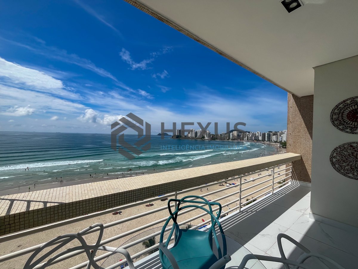 Foto 2 de Apartamento reformado frente mar com varanda na Praia das Pitangueiras, Guaruja